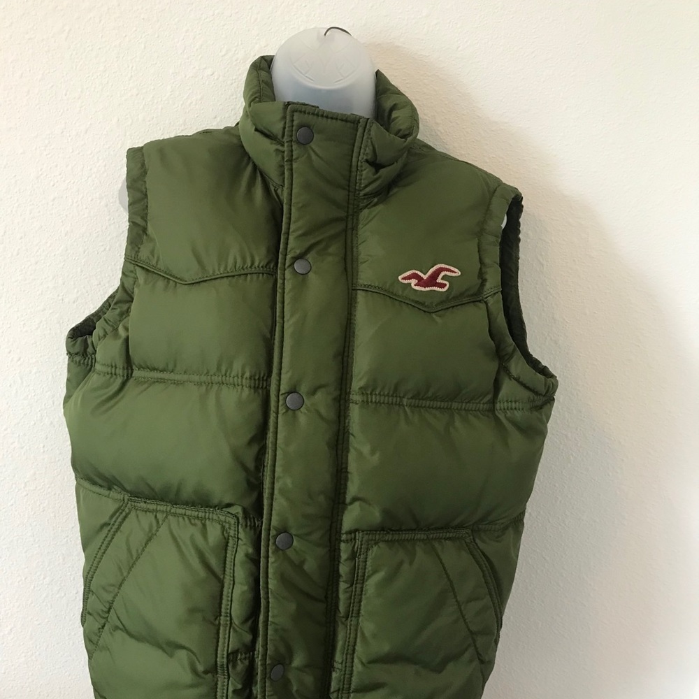 Men’s green Hollister vest Size M used like new